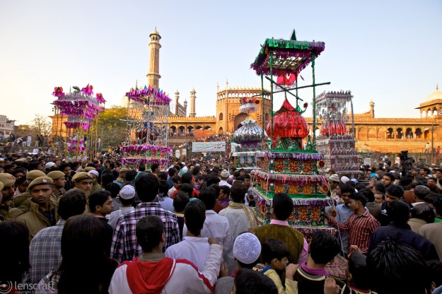 festival outside jama masjid / delhi, india