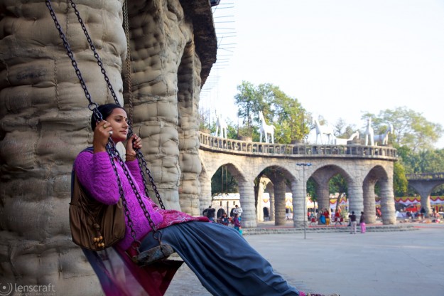 the swinging lady / chandigarh, india