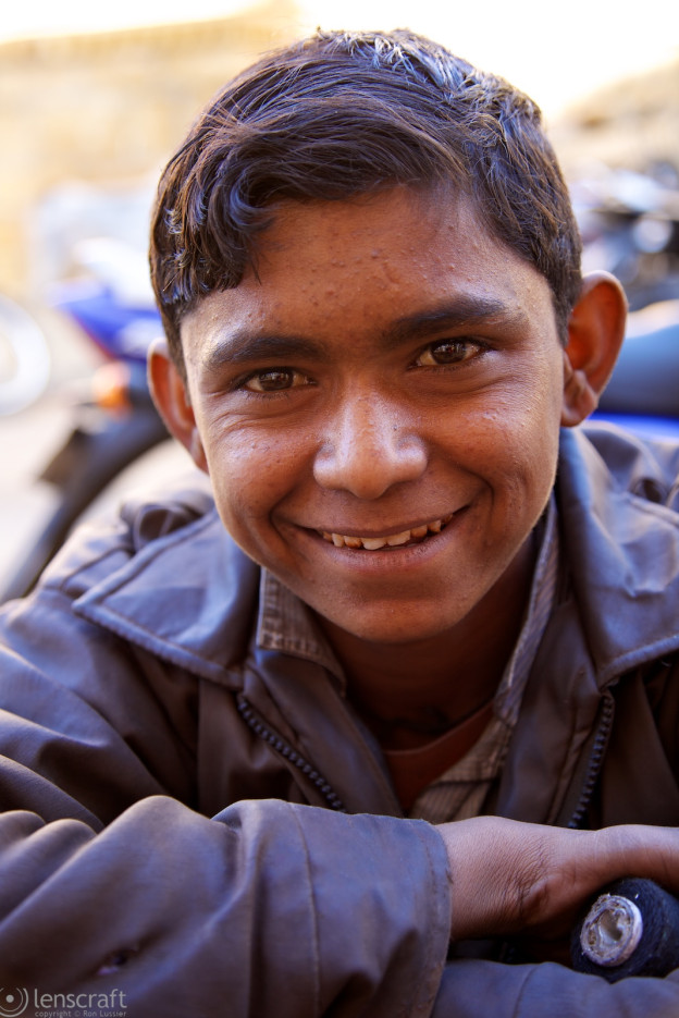 the shoe boy / jaisalmer, india