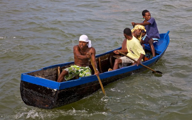 the backwards oarsmen / cartagena, colombia